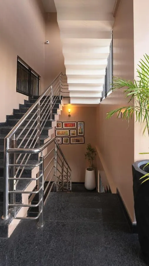Royal Tusker Luxury Service Apartments Maisúr