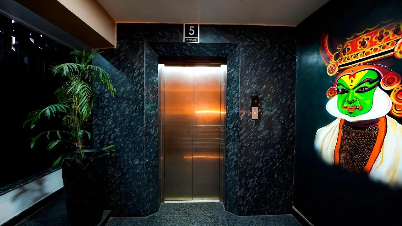 Royal Tusker Luxury Service Apartments Maisúr Indie